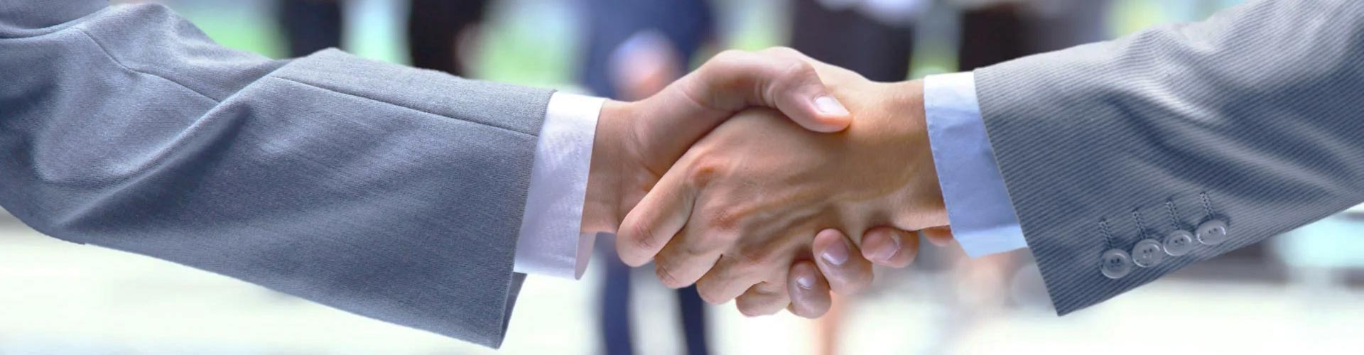 Бізбен хабарласыңы